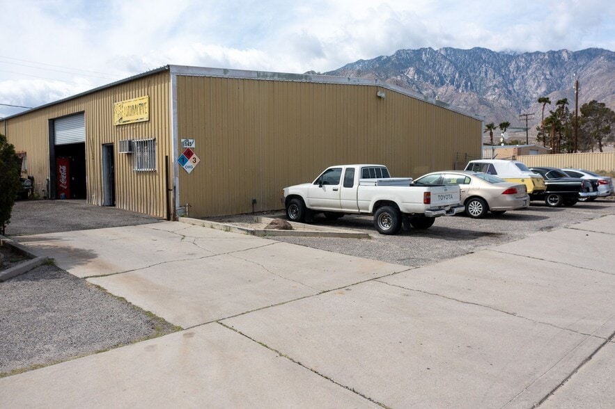 More Photos Of 145 W Oasis Rd, Palm Springs Service For Sale