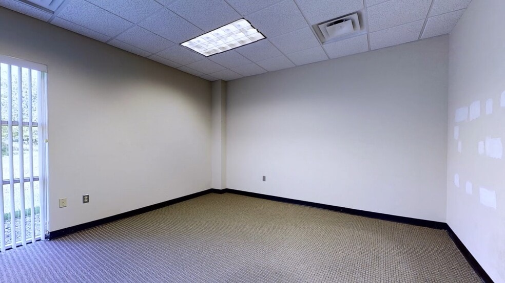 More Photos Of 4664 Campus Dr, Kalamazoo Office For Lease