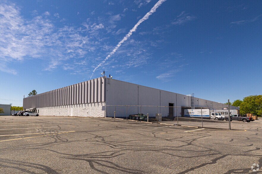More Photos Of 12 Gardner Rd, Fairfield Warehouse For Lease