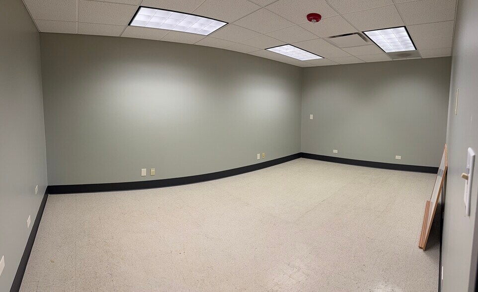 More Photos Of 5926 McIntyre St, Golden Office For Sale