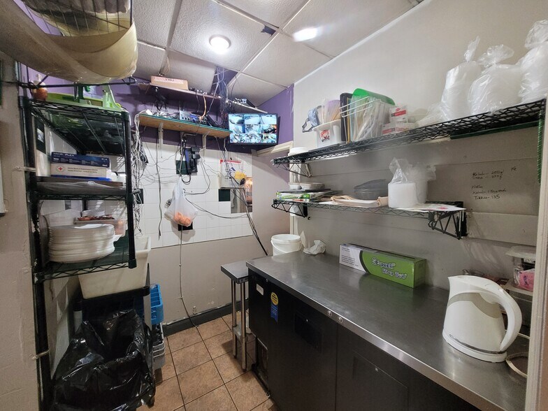 More Photos Of 84 King St W, Oshawa Storefront Retail Residential For Sale