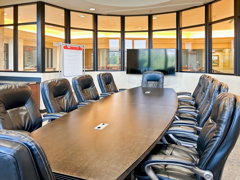 More Photos Of 18756 Stone Oak Pky, San Antonio Coworking Space