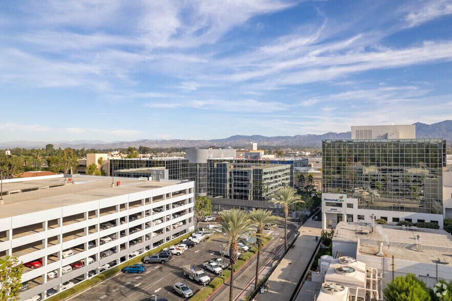 More Photos Of 23961 Calle de la Magdalena, Laguna Hills Medical For Lease
