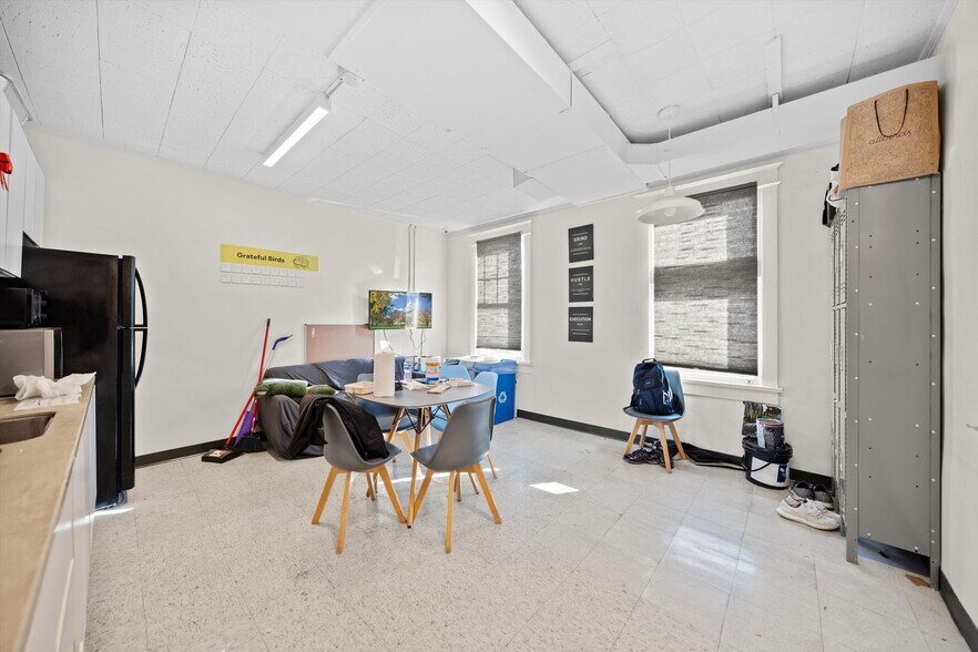 More Photos Of 3135 M St NW, Washington Storefront For Lease