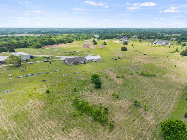 More Photos Of 1101 Willy Vester Rd, Van Alstyne Warehouse For Sale