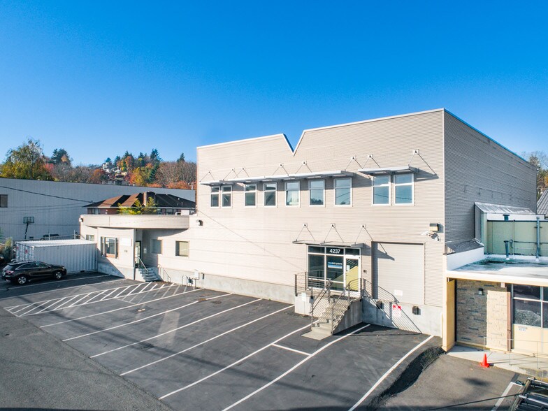 More Photos Of 4237 24th Ave W, Seattle Manufacturing For Lease