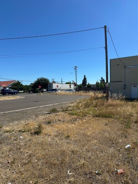More Photos Of 410 Main St, Aumsville Land For Sale
