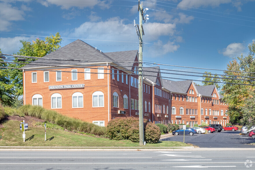 Primary Photo Of 297-299 Herndon Pky, Herndon Medical For Lease