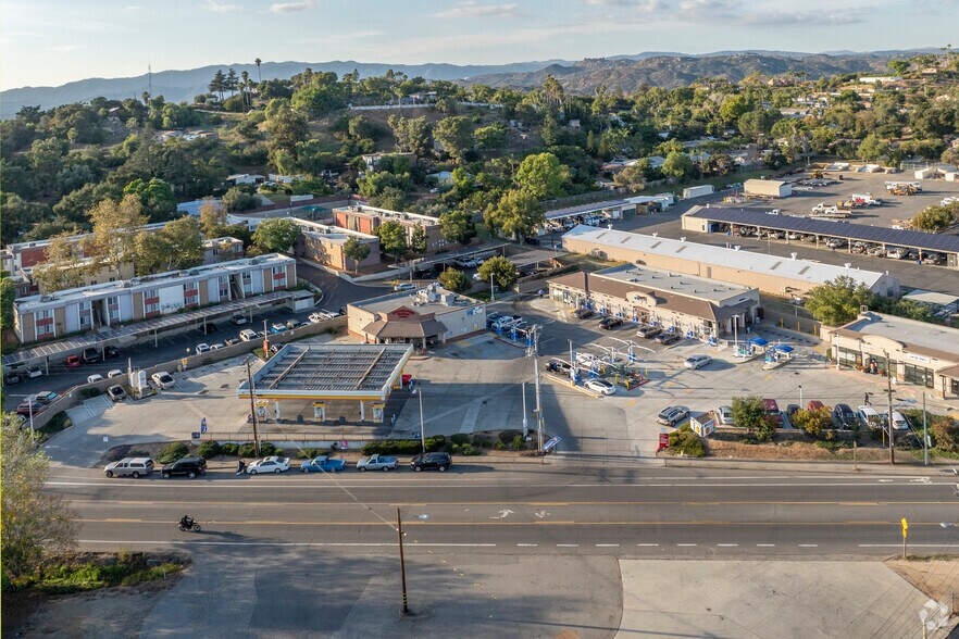 More Photos Of 936 E Mission Rd, Fallbrook Freestanding For Lease