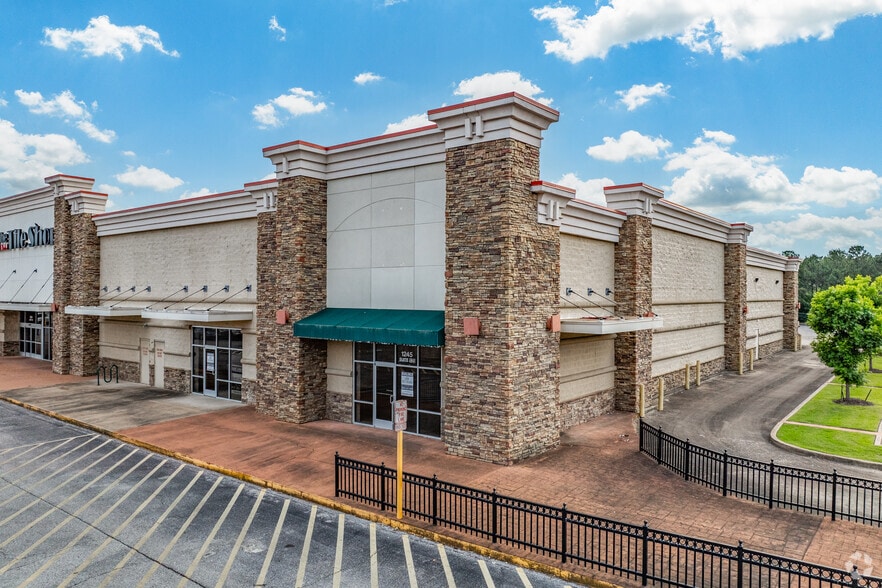 More Photos Of 1245 Germantown Pky, Cordova Unknown For Lease