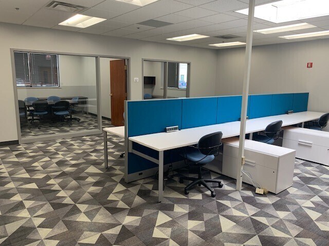 More Photos Of 2600 W 23rd St, Broadview Flex For Lease