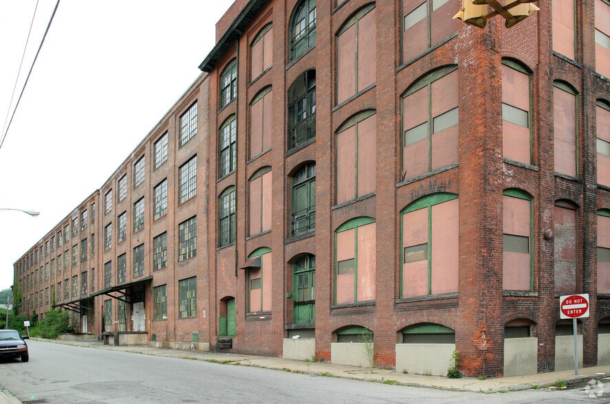 More Photos Of 132-176 Franklin St, Norwich Manufacturing For Sale