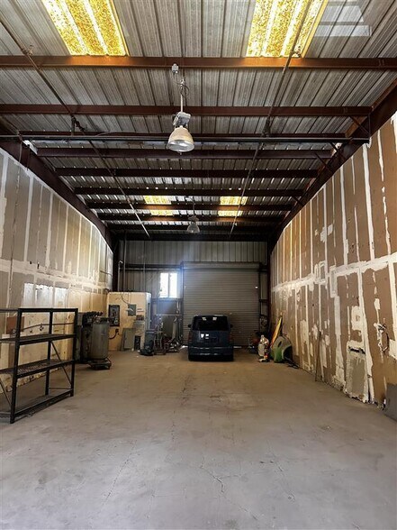 Primary Photo Of 99-1405 Koaha Pl, Aiea Warehouse For Lease