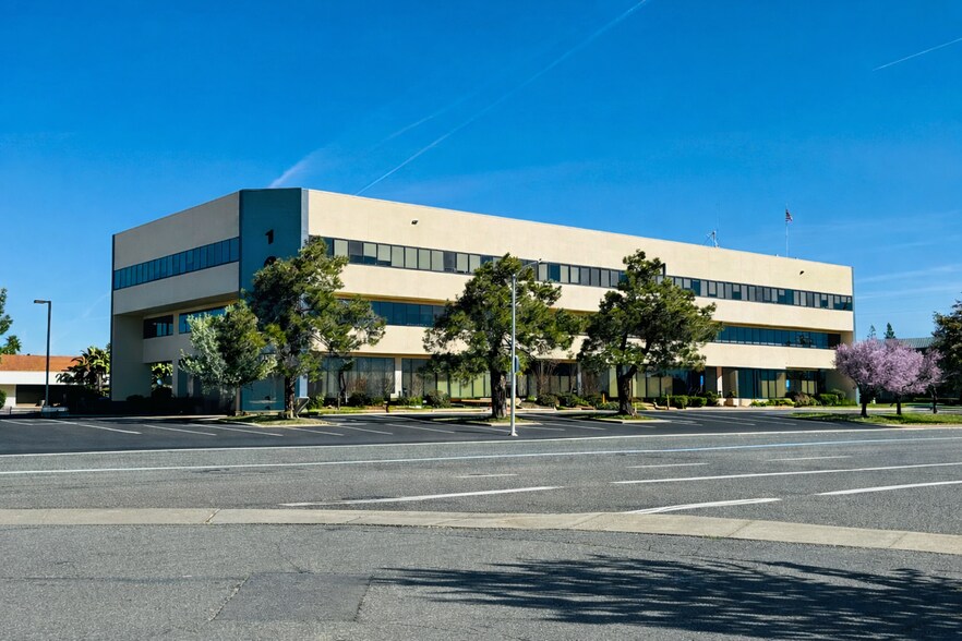 Primary Photo Of 1900 Churn Creek Rd, Redding Office For Lease