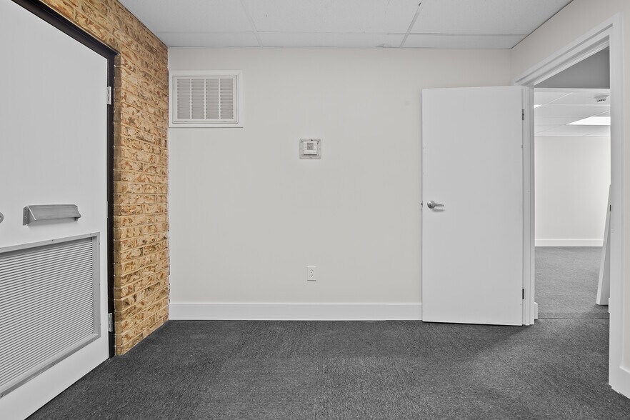 More Photos Of 2300 E 14th St, Tulsa Office For Lease