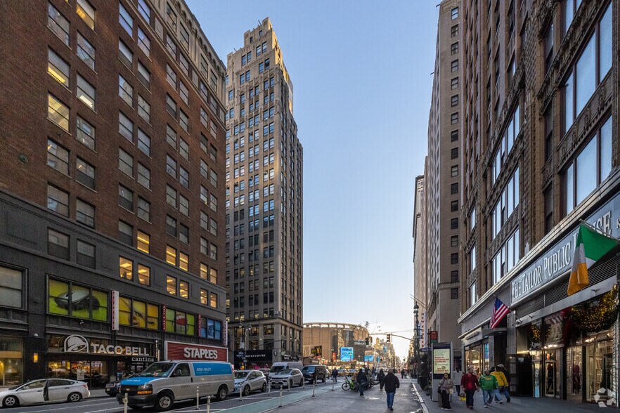 More Photos Of 264 35th St, New York Loft Creative Space For Lease