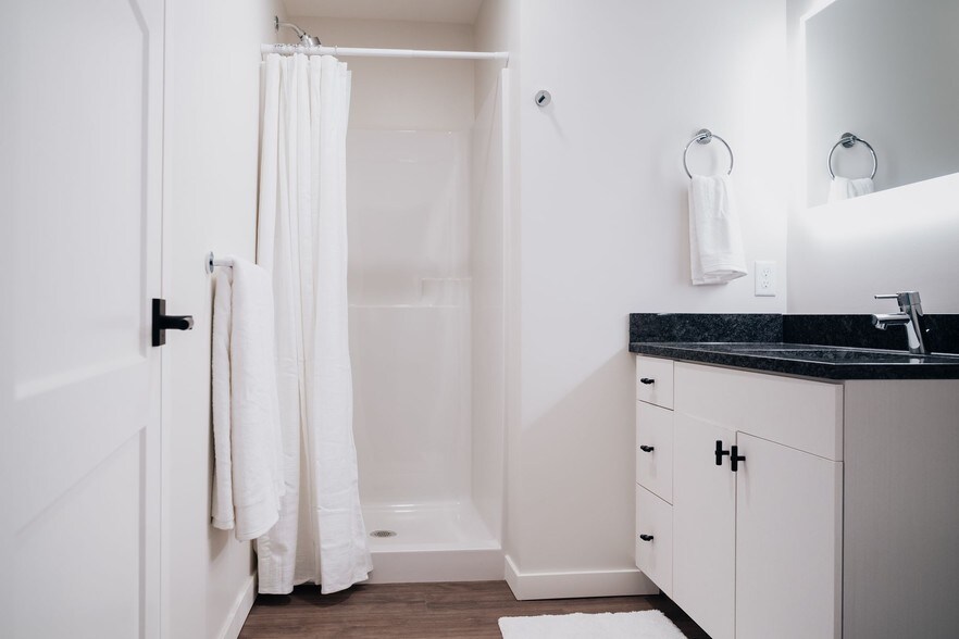 More Photos Of 122 Oakes St SW, Grand Rapids Multifamily For Sale