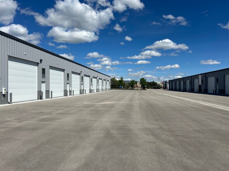 More Photos Of 2007 S Saturn Way, Boise Warehouse For Sale