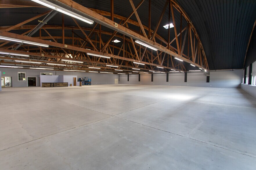 More Photos Of 901 9th St N, Great Falls Showroom For Lease