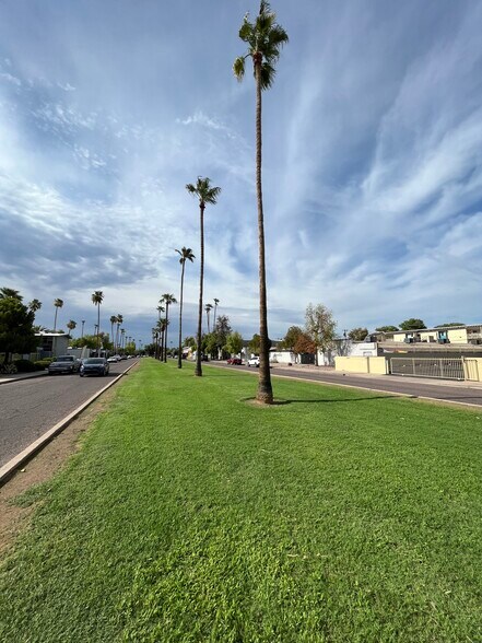 More Photos Of 1701 W Glendale Ave, Phoenix Medical For Sale