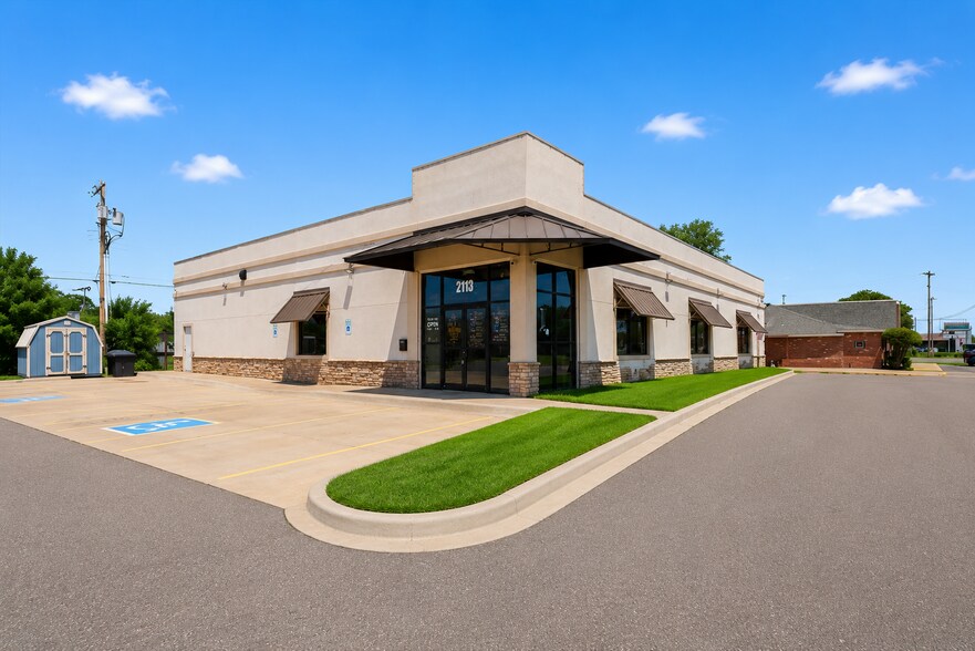 Primary Photo Of 2113 S Air Depot Blvd, Oklahoma City General Retail For Sale