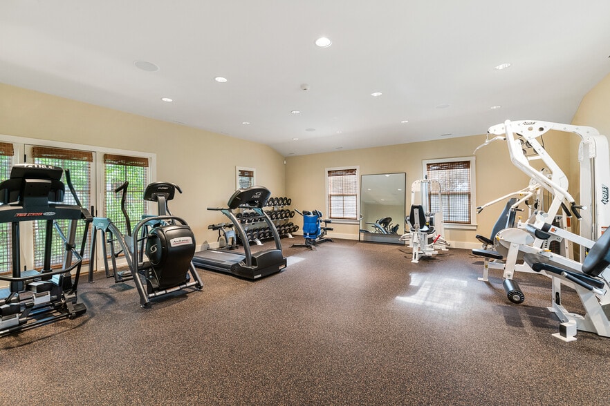 More Photos Of 16 Burke Rd, Peterborough Specialty For Sale