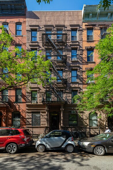 More Photos Of 406 W 48th St, New York Apartments For Sale
