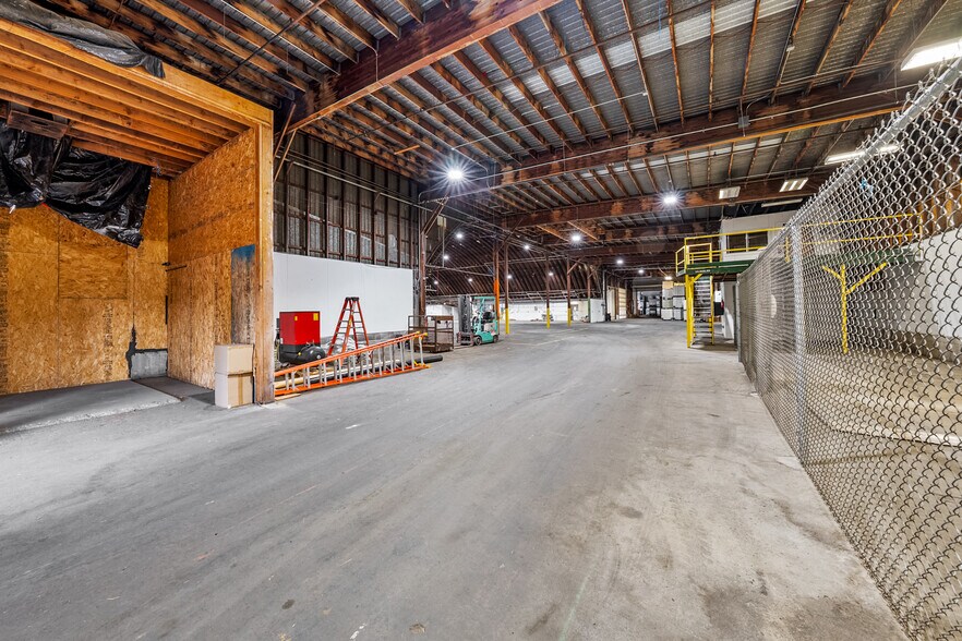 More Photos Of 1385 Antelope Rd, White City Manufacturing For Lease