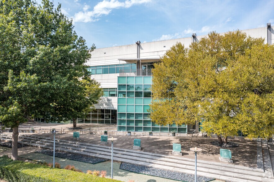 More Photos Of 100 E Royal Ln, Irving Office For Lease
