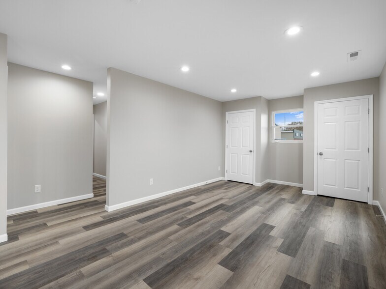 More Photos Of 3261 New Bern Hwy, Jacksonville Light Distribution For Lease