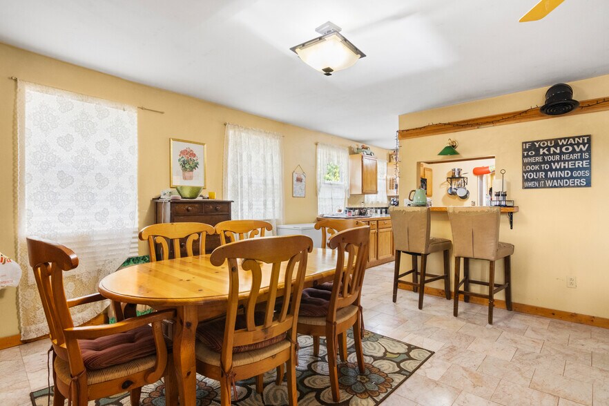 More Photos Of 4871 U.S. 31, Eastport Hotel For Sale