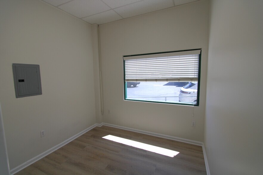 More Photos Of 432-440 W Broadway, Glendale Freestanding For Lease