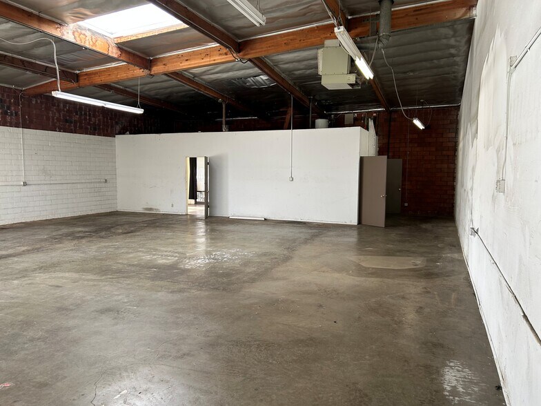 More Photos Of 1420 W Rosecrans Ave, Gardena Service For Lease
