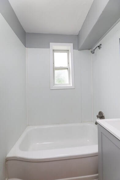 More Photos Of 1393 Lapaloma Cir, Memphis Apartments For Sale