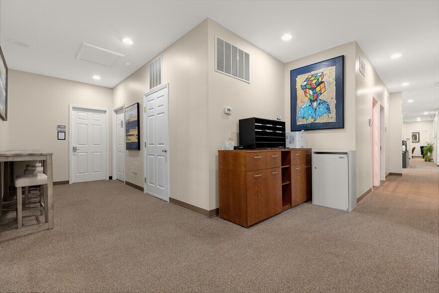 More Photos Of 22 Richmond Center Ct, Saint Peters Coworking Space