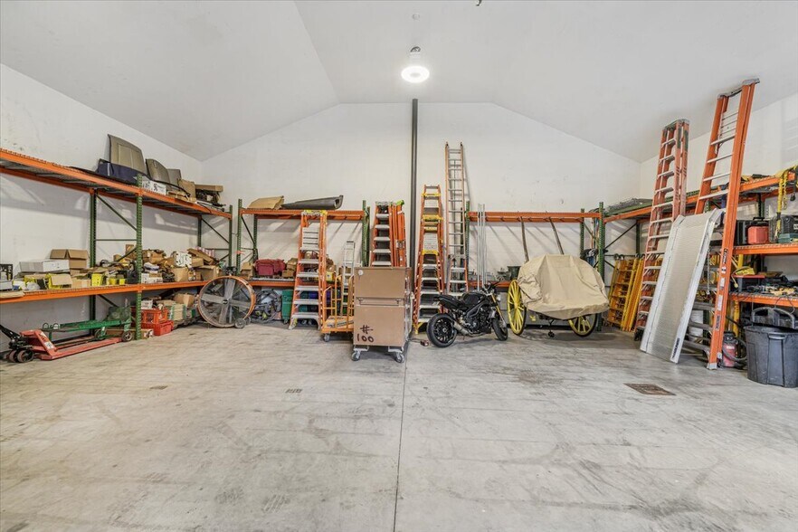 More Photos Of 363 S Middletown Rd, Nanuet Flex For Sale