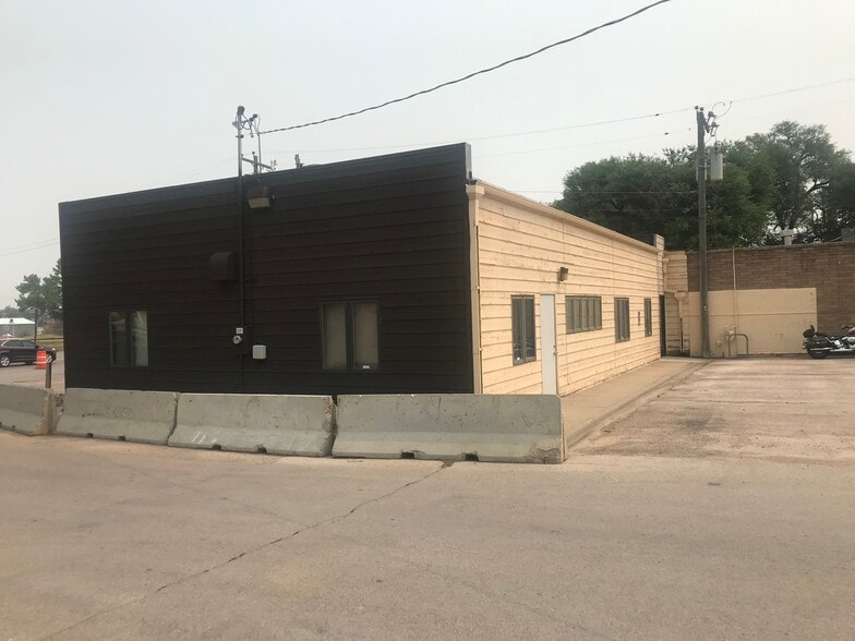 More Photos Of 1313 W Main St, Rapid City Office For Lease
