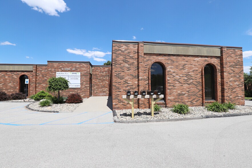 More Photos Of 5083-5085 Miller Rd, Flint Office For Sale