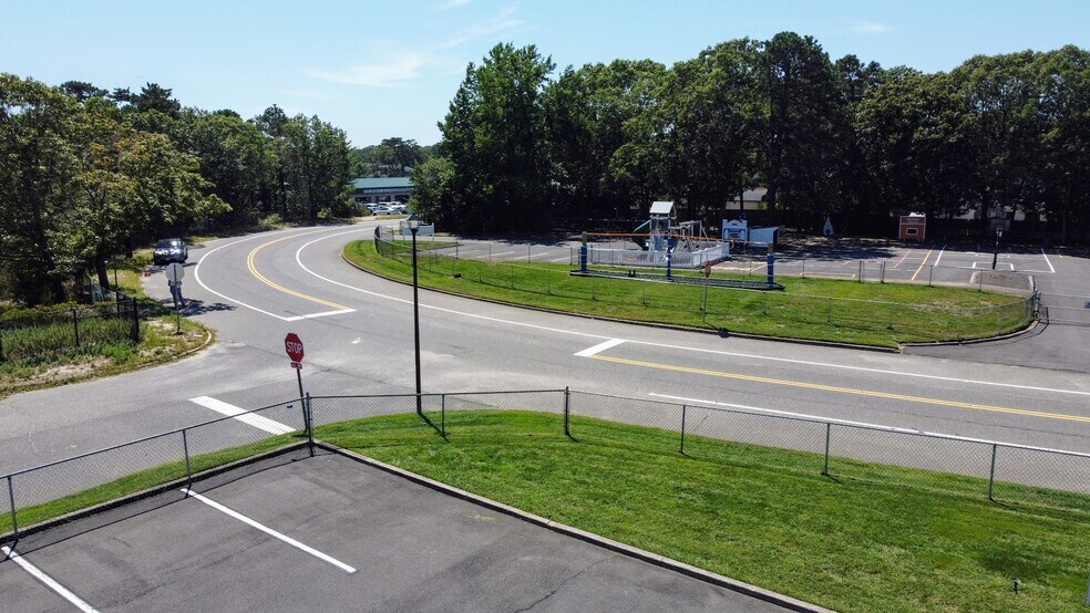 More Photos Of 9-10 Glenmere Ln, Coram General Retail For Sale