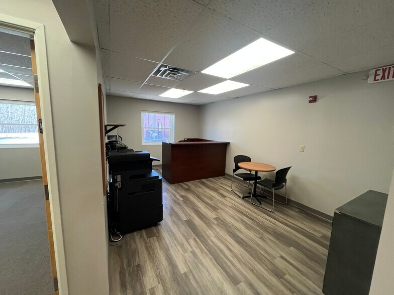 More Photos Of 443 Main St, Biddeford Flex For Lease