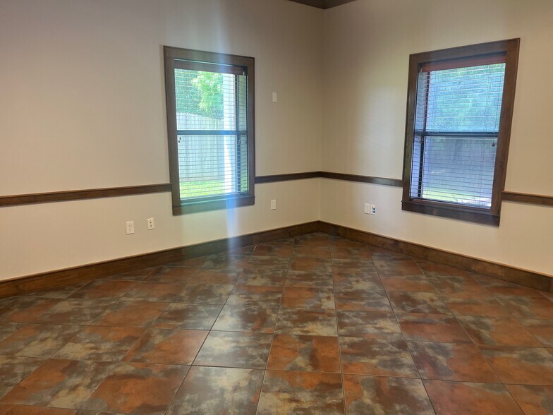 More Photos Of 23937 Us-98, Fairhope Office For Lease
