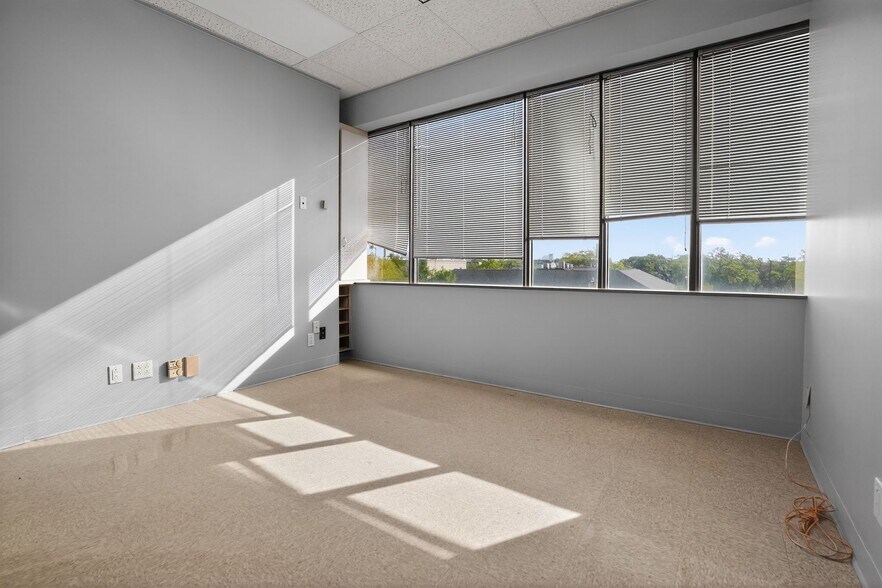 More Photos Of 3525 Prytania St, New Orleans Medical For Sale