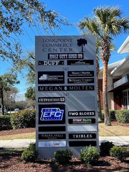 More Photos Of 547 Long Point Rd, Mount Pleasant Flex For Lease