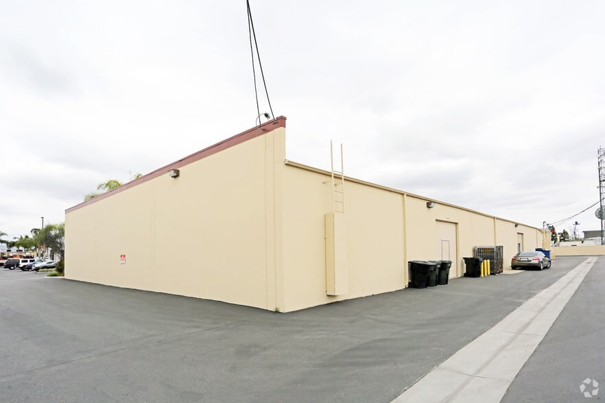 More Photos Of 4390-4404 E La Palma Ave, Anaheim Warehouse For Lease