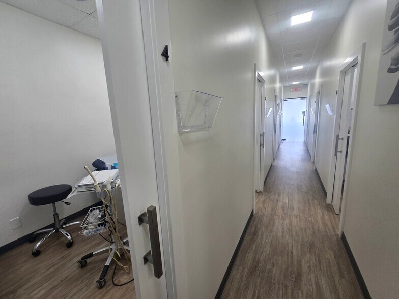More Photos Of 9530 Queens Blvd, Rego Park Storefront For Sale