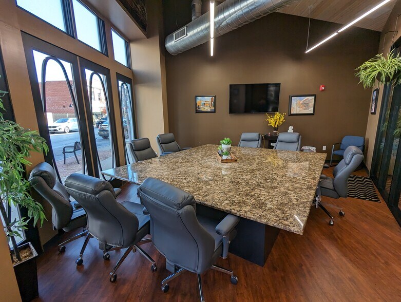 More Photos Of 222 W Main St, Belleville Medical For Sale