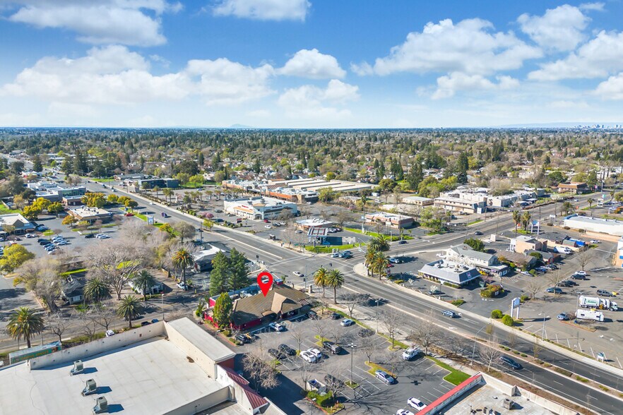 More Photos Of 6400 Fair Oaks Blvd, Carmichael Restaurant For Sale