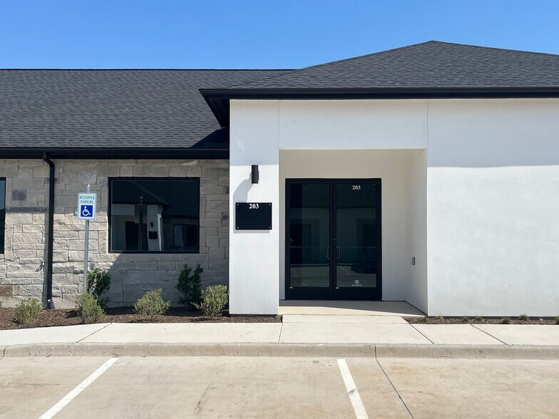 More Photos Of 3951 Alma Rd, McKinney Medical For Lease