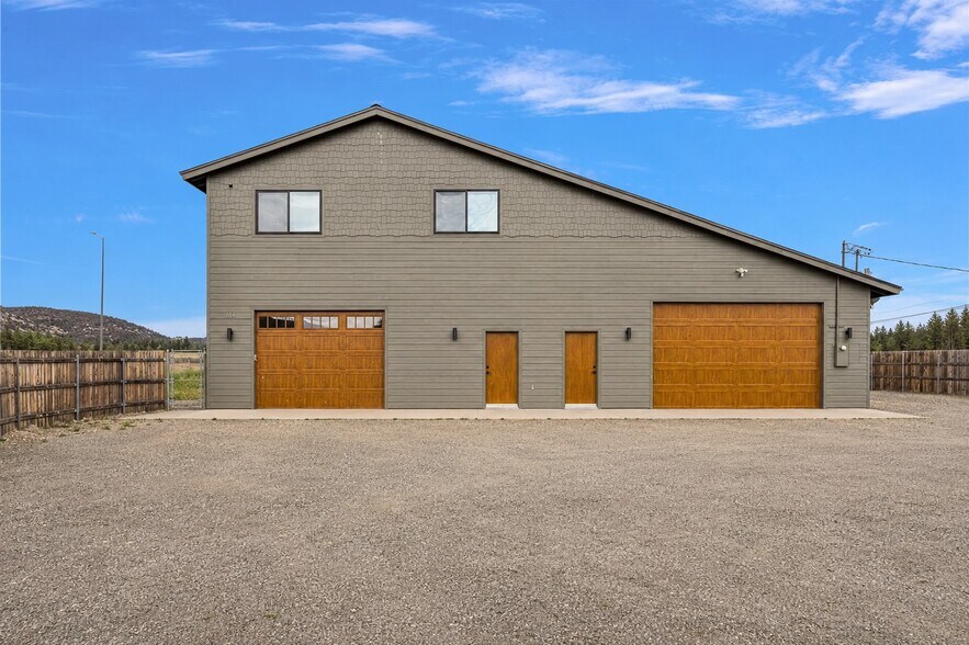 More Photos Of 614 W Fairway Blvd, Big Bear City Warehouse For Sale
