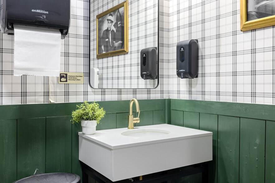 More Photos Of 14 W Main St, Idabel Restaurant For Sale